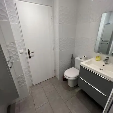 Apartment Rdc D'architecte Avec Piscine Privee Agde